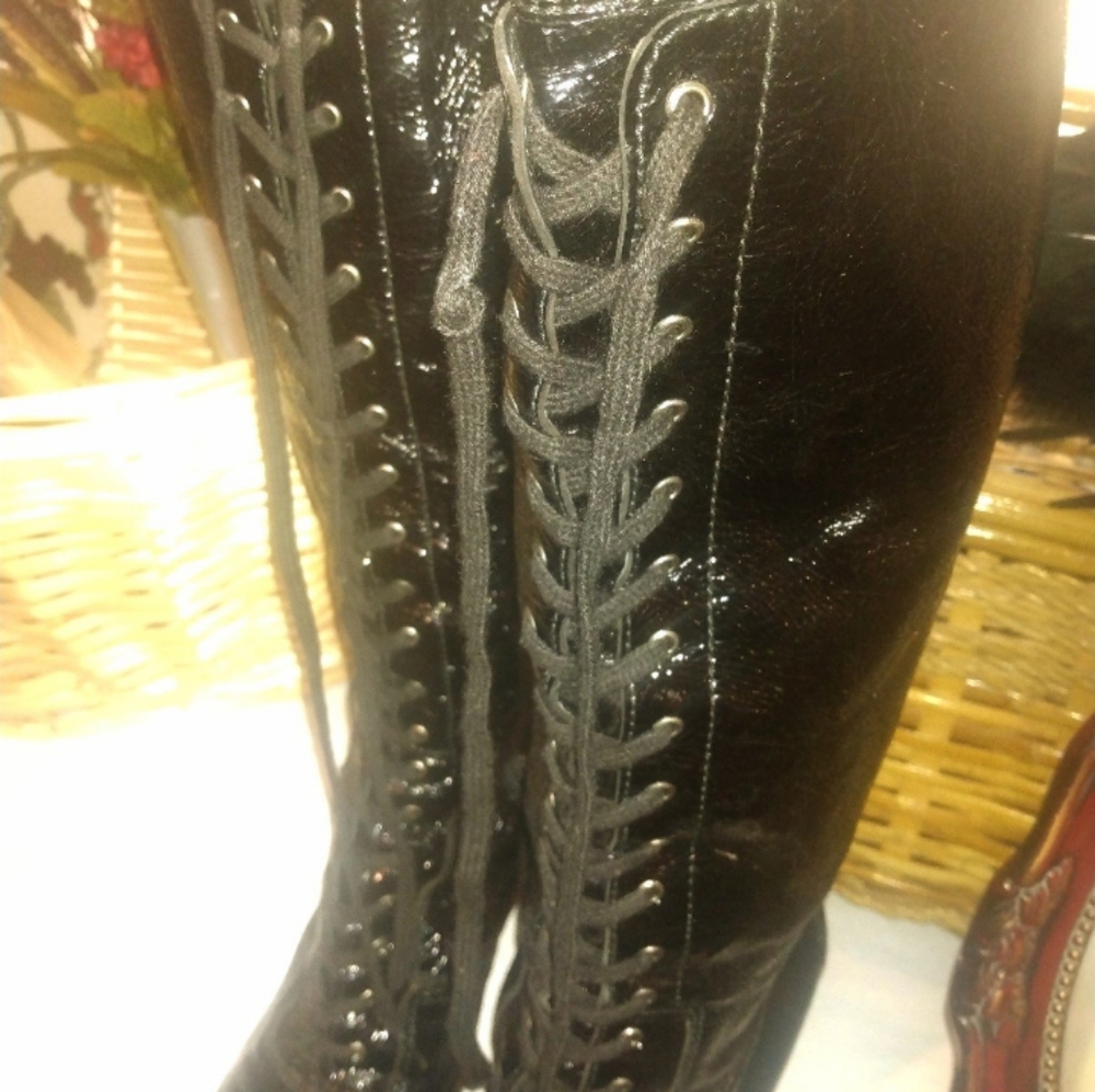 Stuart Weitzman gothic boots - Picture 11 of 16